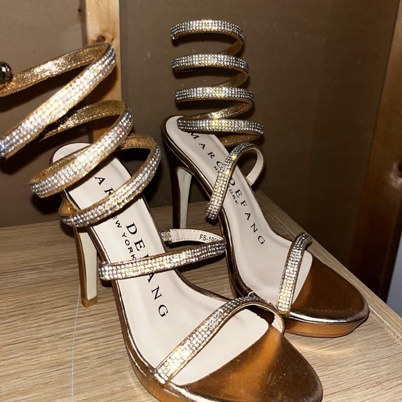 Marc DeFang Heels Size 6 - Picture 2 of 5